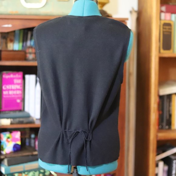 Vintage | Embroidered Flower Vest - Picture 2 of 9